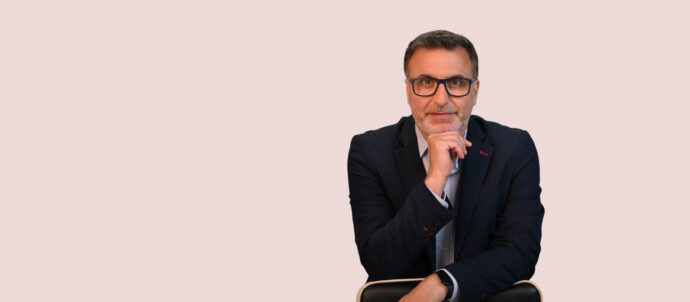 Negozju bla Fruntieri ma' Mario Xuereb