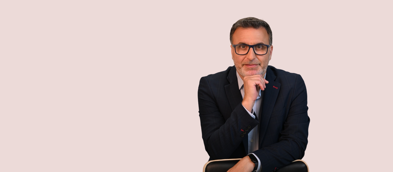 Negozju bla Fruntieri ma' Mario Xuereb